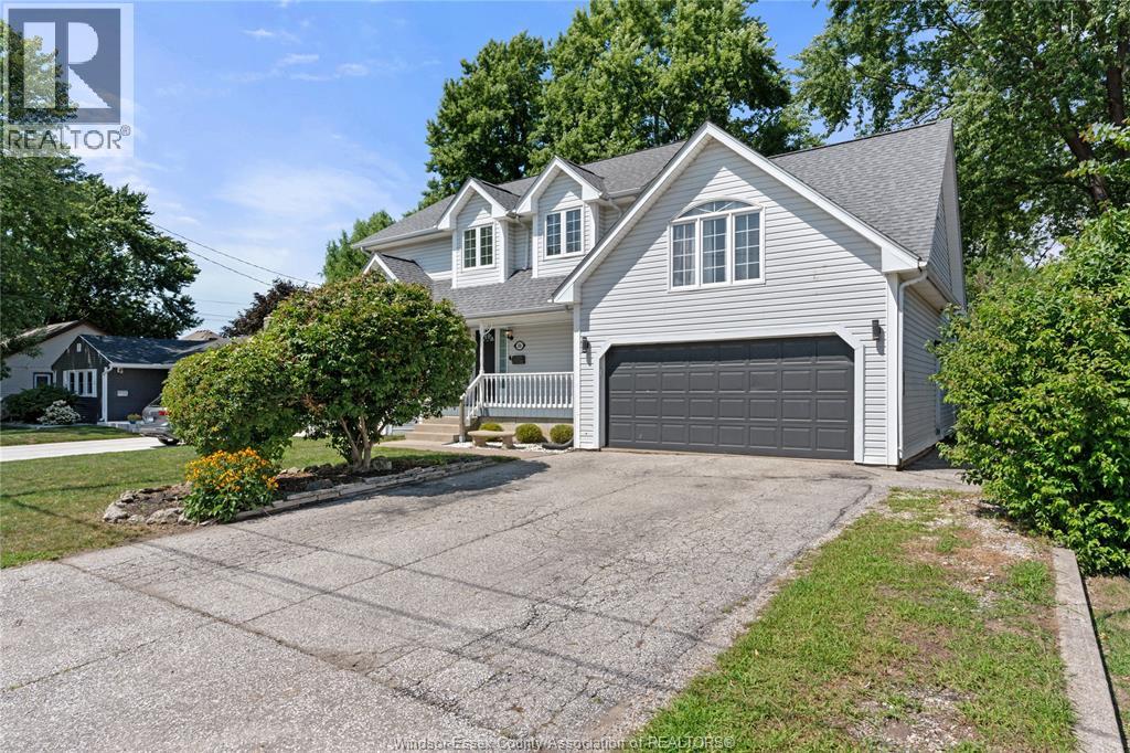 Photo 1 of 206 Willow Drive, Lasalle ON