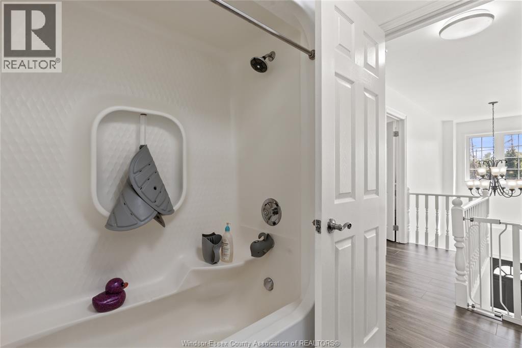 Photo 10 of 206 Willow Drive, Lasalle ON