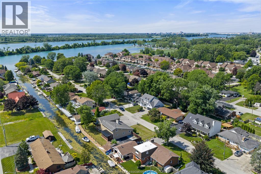 Photo 23 of 206 Willow Drive, Lasalle ON