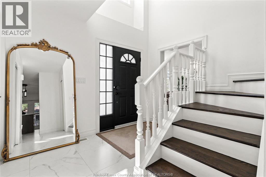 Photo 4 of 206 Willow Drive, Lasalle ON