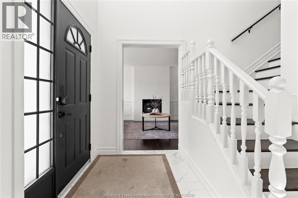 Photo 5 of 206 Willow Drive, Lasalle ON