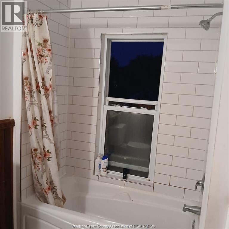 Photo 7 of 27 31 Wade Street, Chatham ON