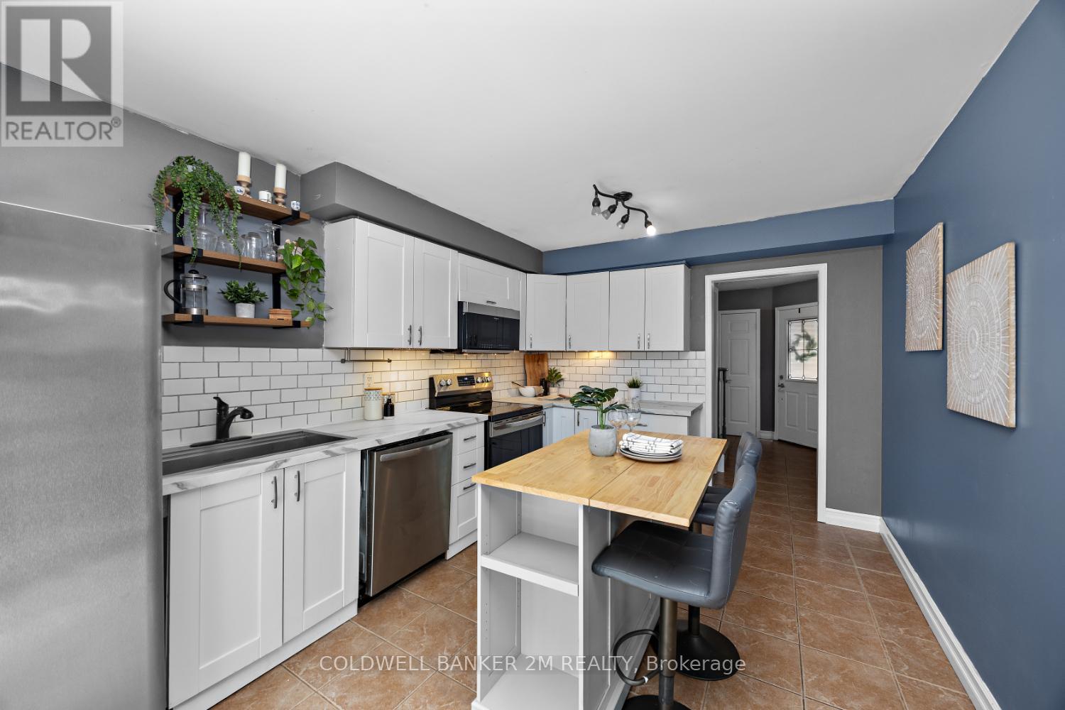 Photo 12 of 11 Parklawn Drive, Clarington ON