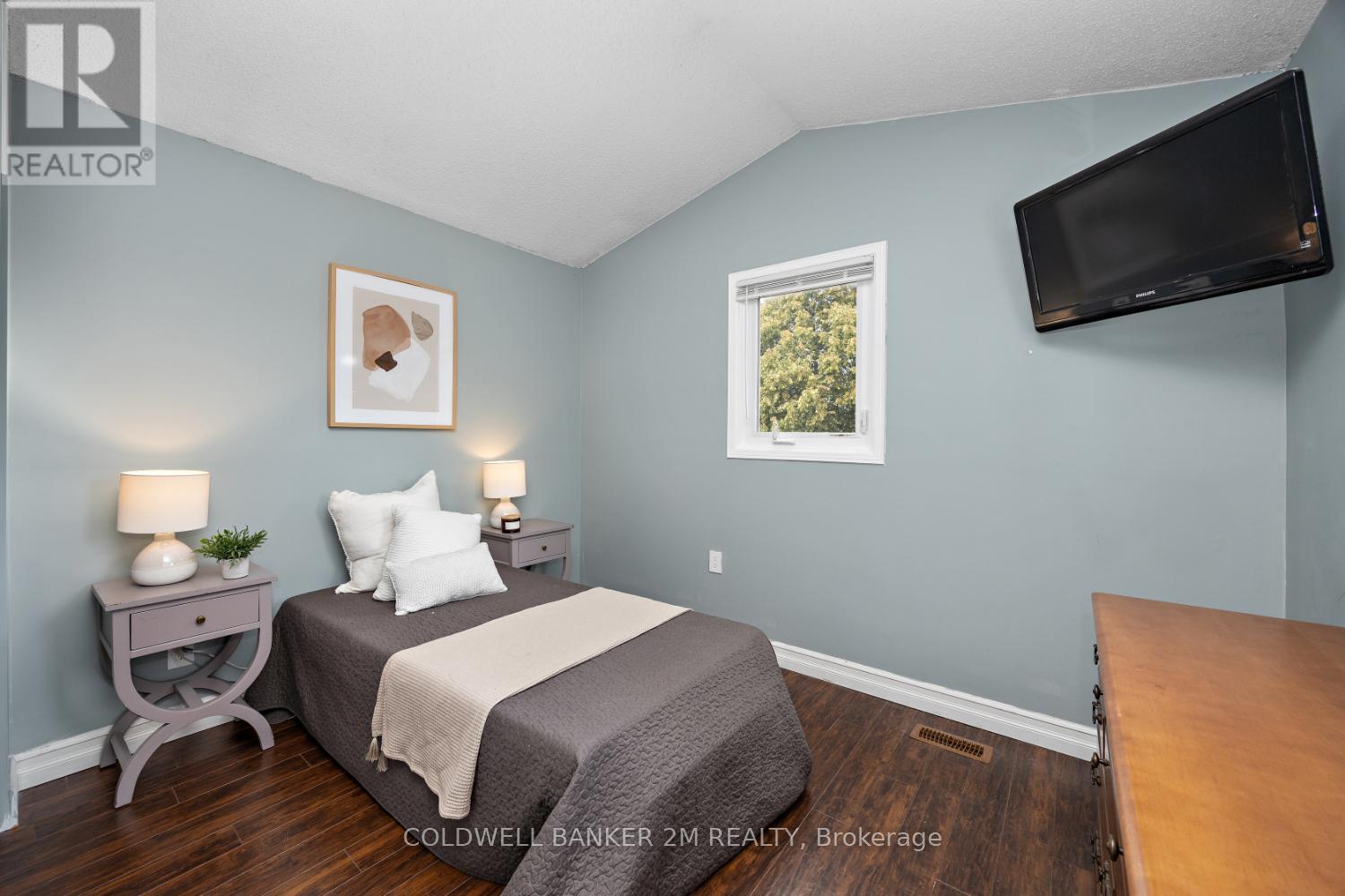 Photo 26 of 11 Parklawn Drive, Clarington ON