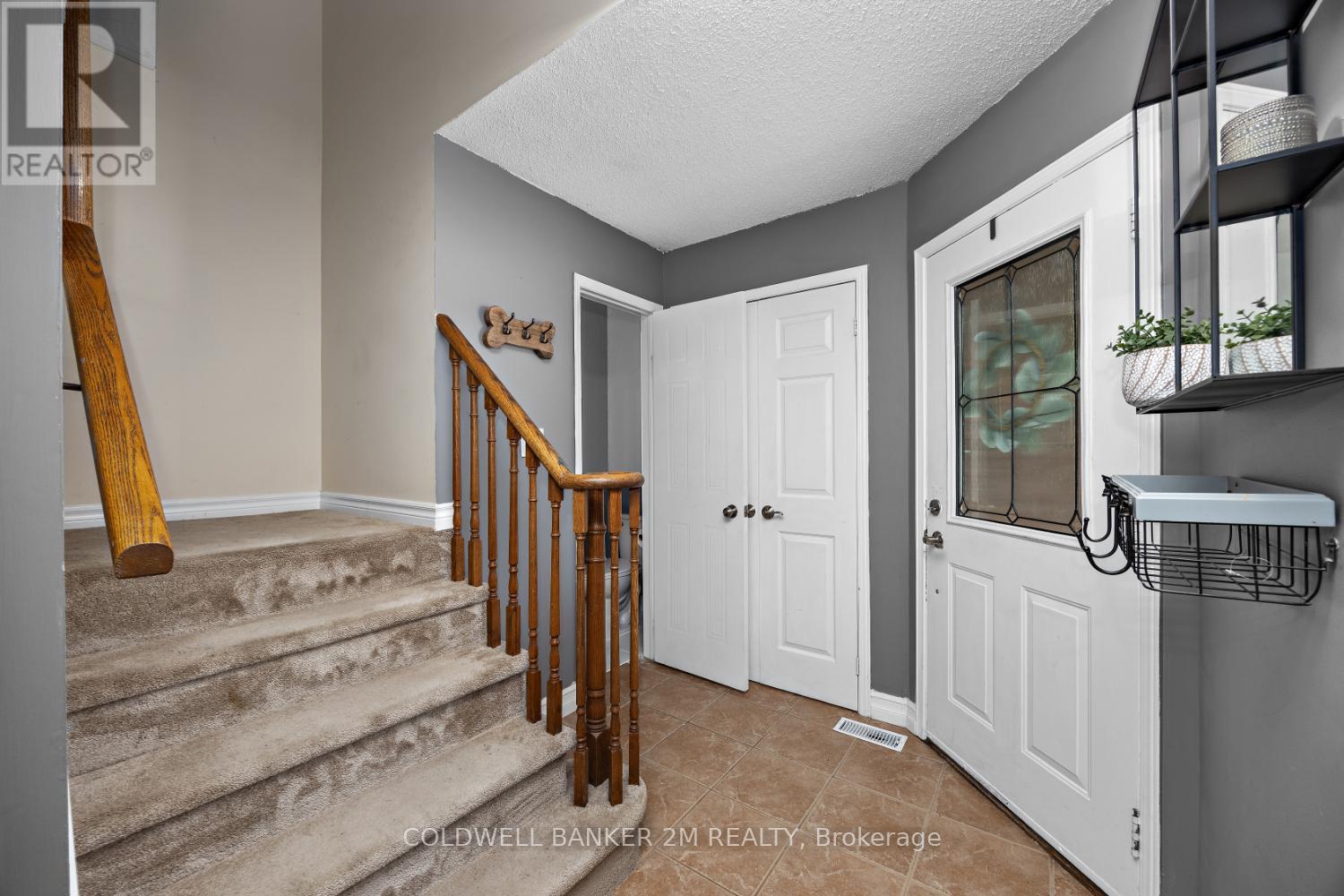 Photo 3 of 11 Parklawn Drive, Clarington ON