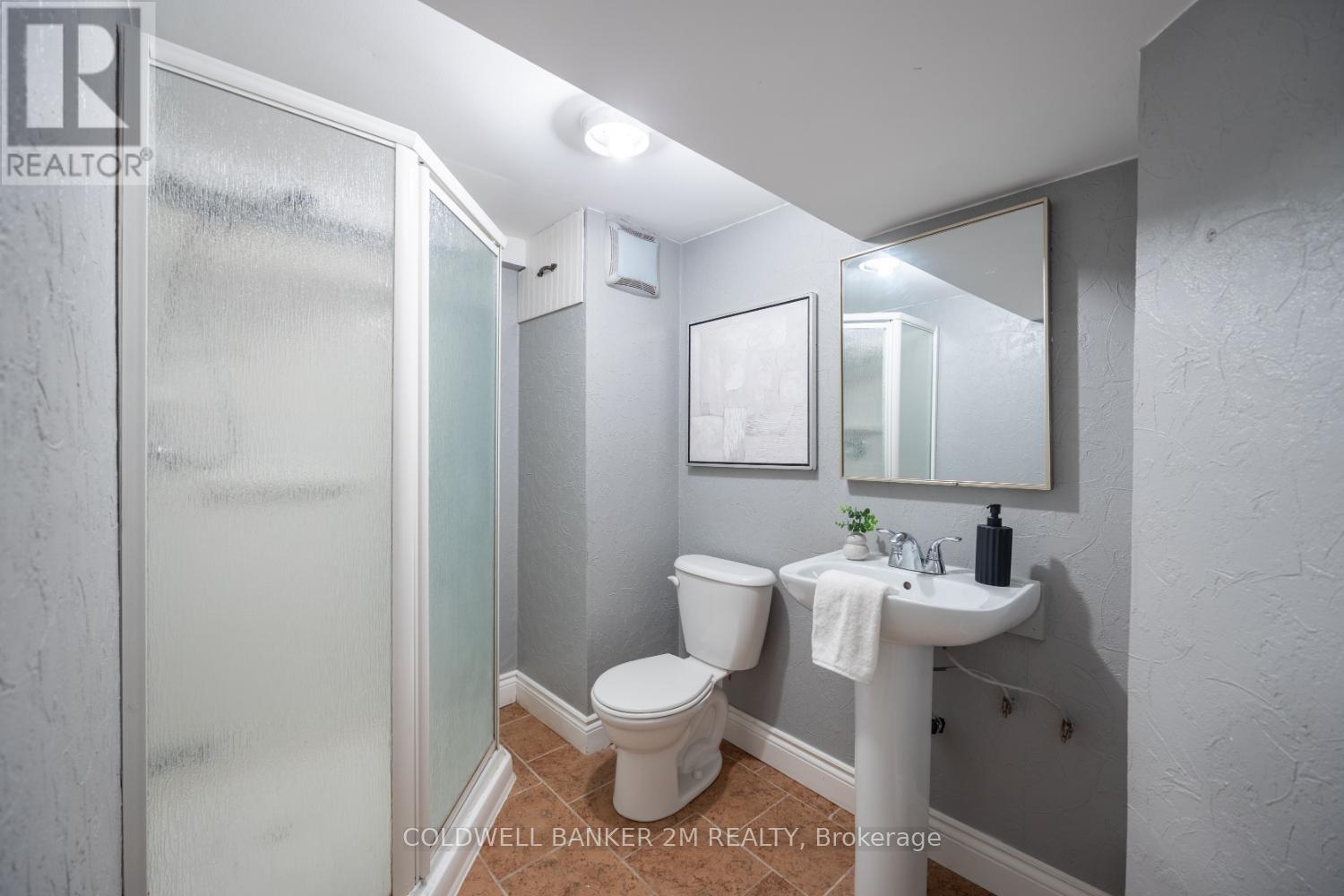 Photo 32 of 11 Parklawn Drive, Clarington ON