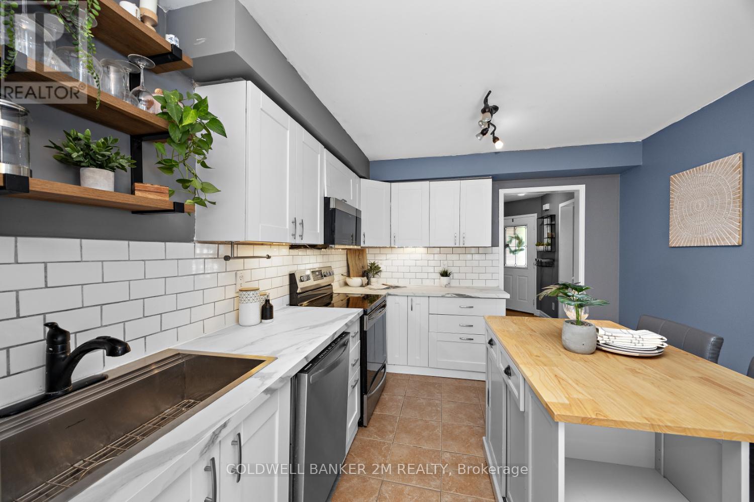 Photo 9 of 11 Parklawn Drive, Clarington ON