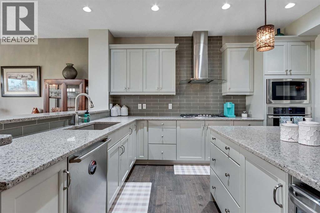 Photo 5 of 55 Sage Bluff Green Nw, Calgary AB