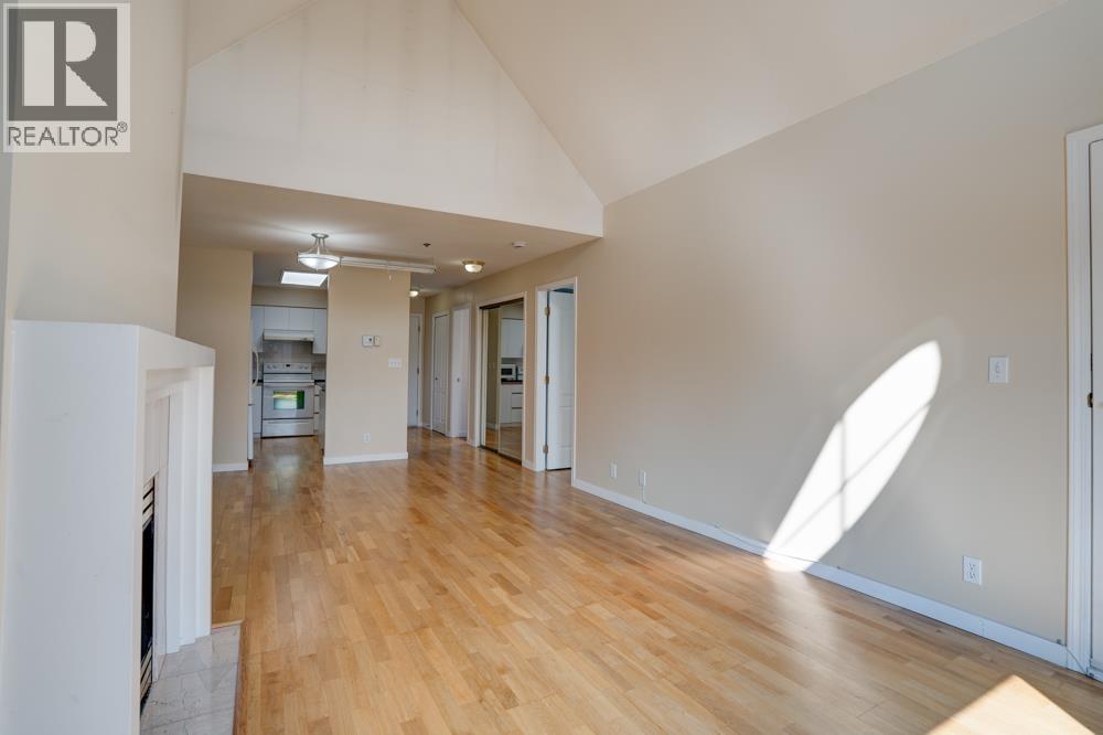 Photo 12 of 307 5375 Victory Street, Burnaby BC