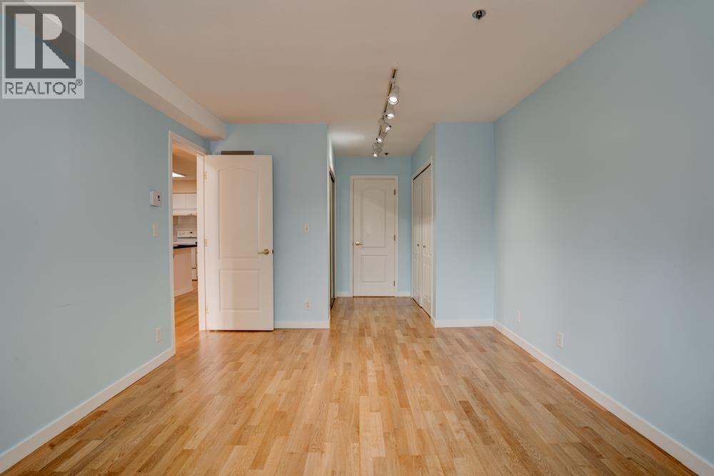 Photo 24 of 307 5375 Victory Street, Burnaby BC