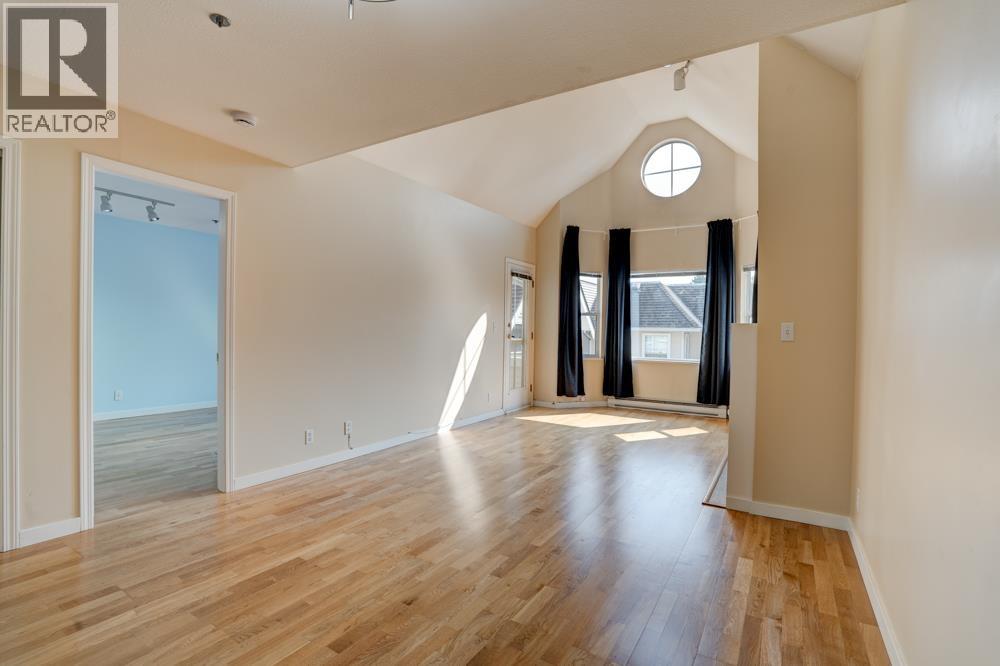 Photo 8 of 307 5375 Victory Street, Burnaby BC