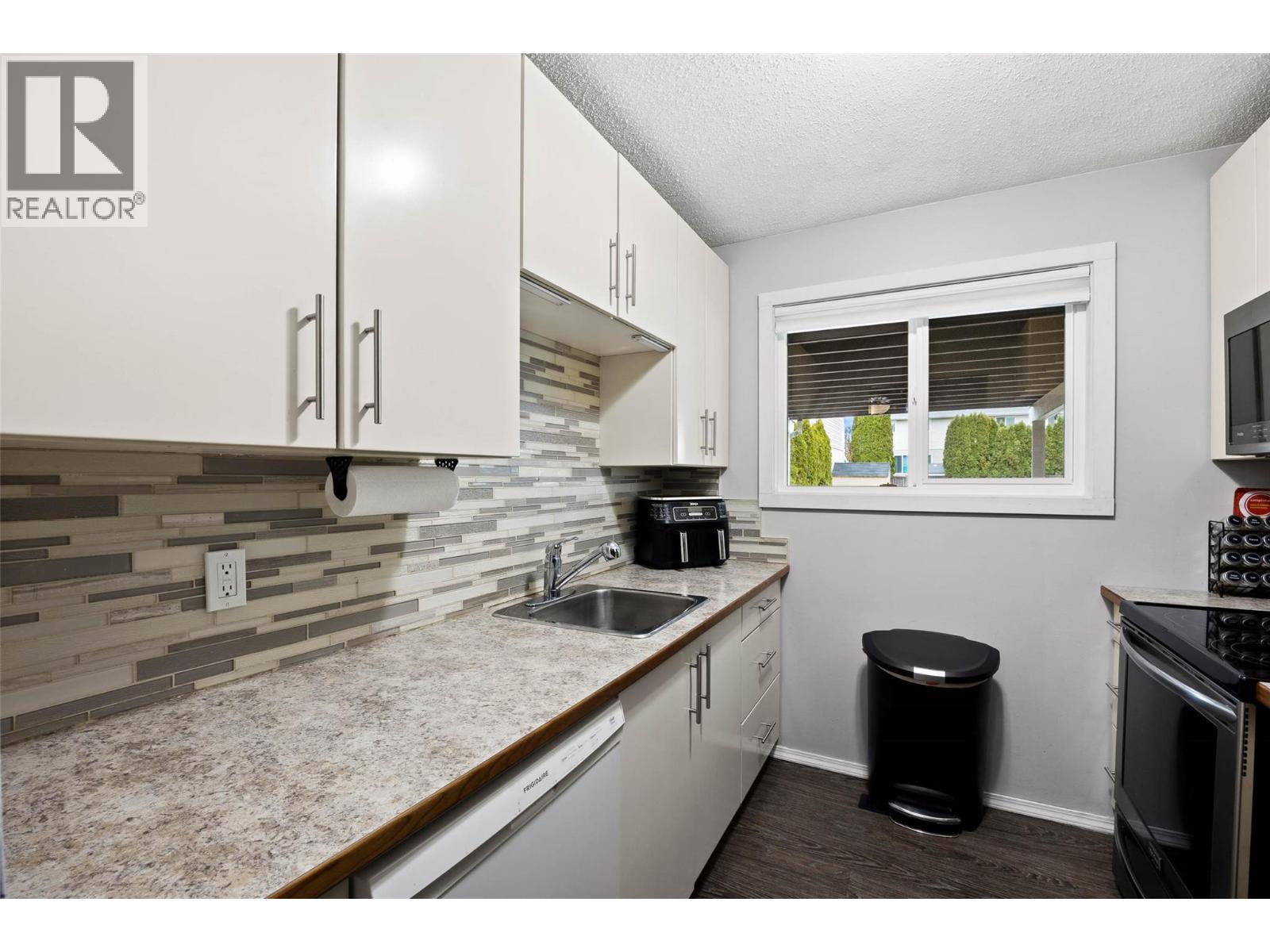 Photo 3 of 800 Southill Street Unit 46, Kamloops BC