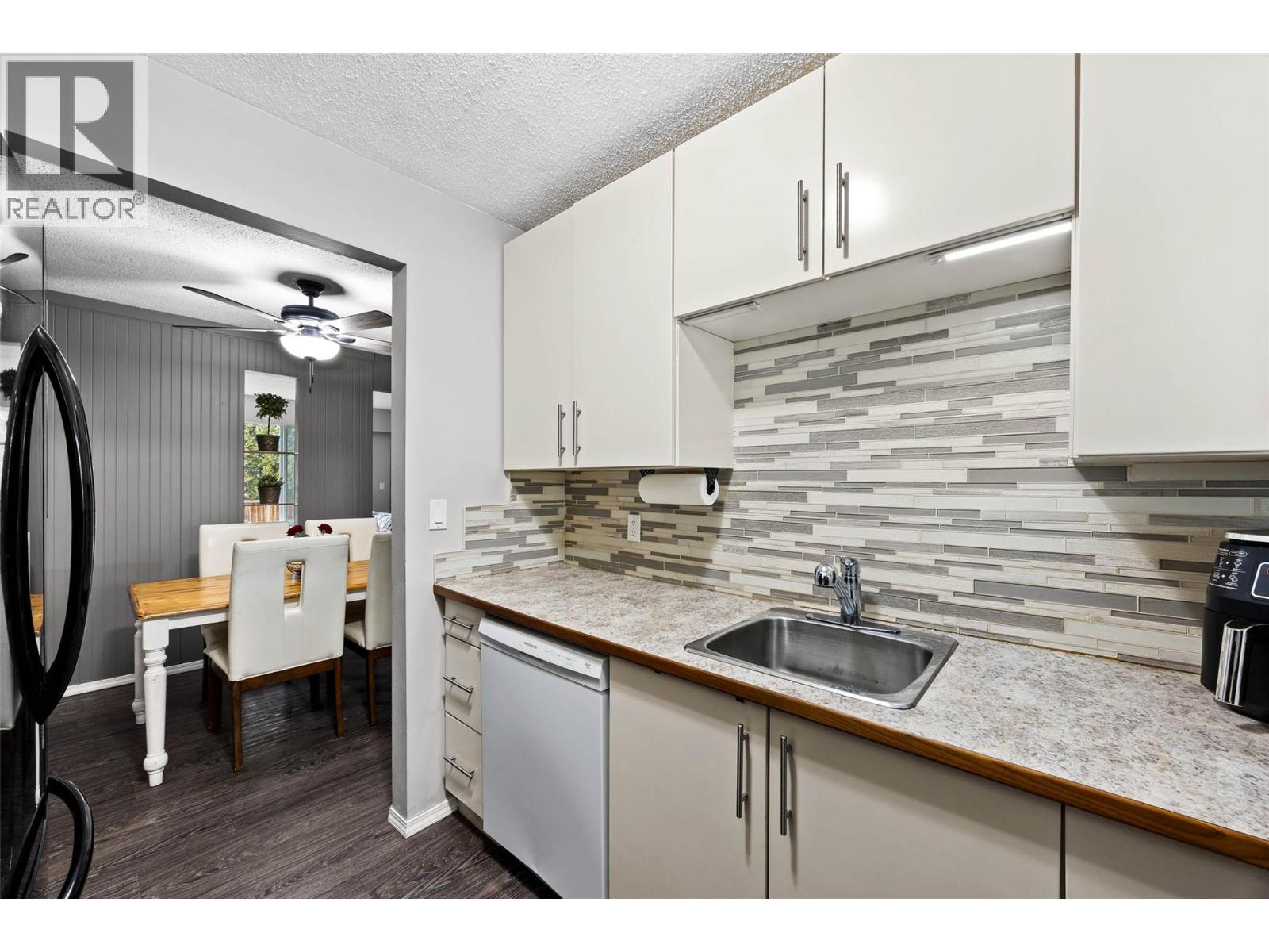 Photo 5 of 800 Southill Street Unit 46, Kamloops BC