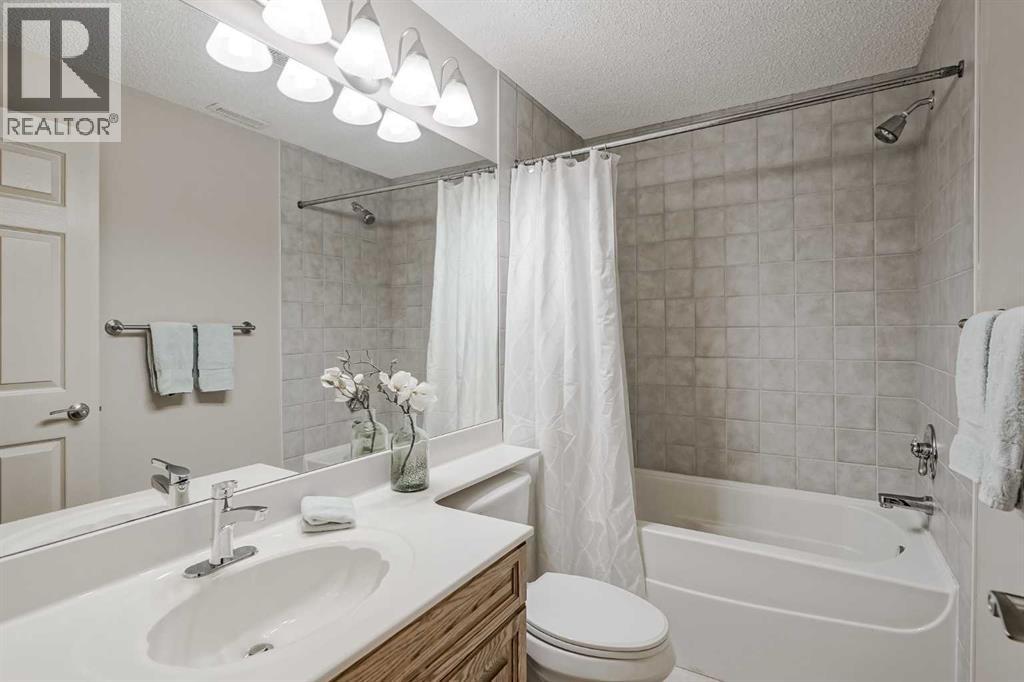 Photo 23 of 14 Kincora Terrace Nw, Calgary AB