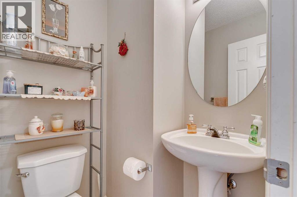 Photo 12 of 2382 Eversyde Avenue Sw, Calgary AB