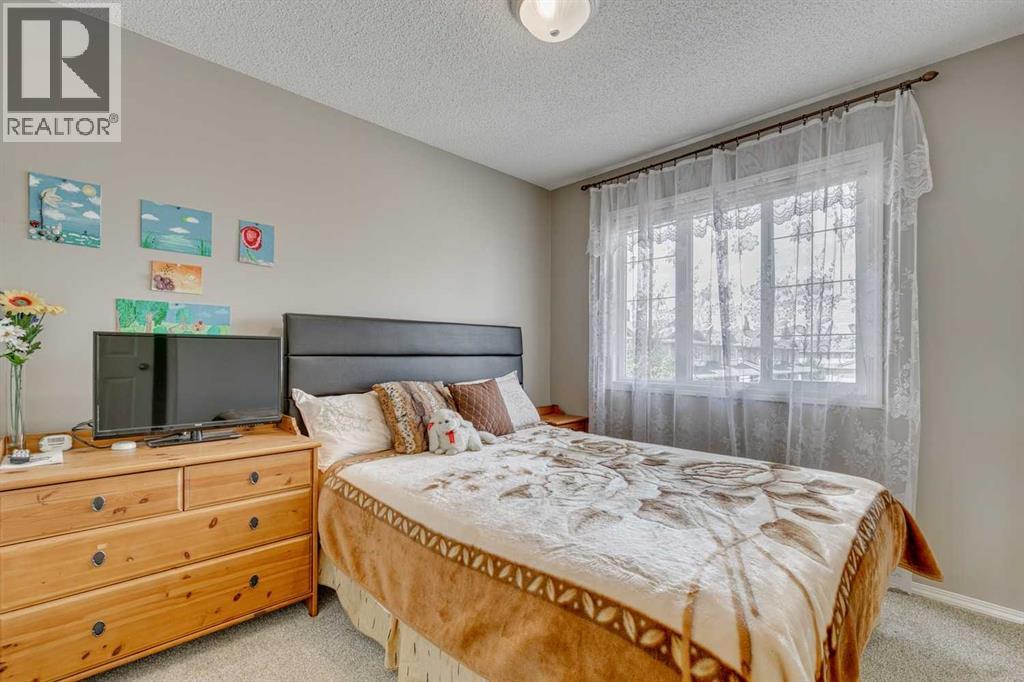Photo 15 of 2382 Eversyde Avenue Sw, Calgary AB