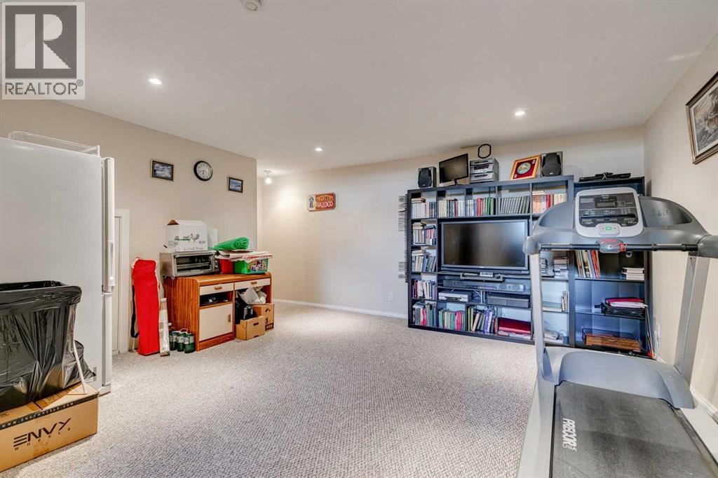 Photo 23 of 2382 Eversyde Avenue Sw, Calgary AB