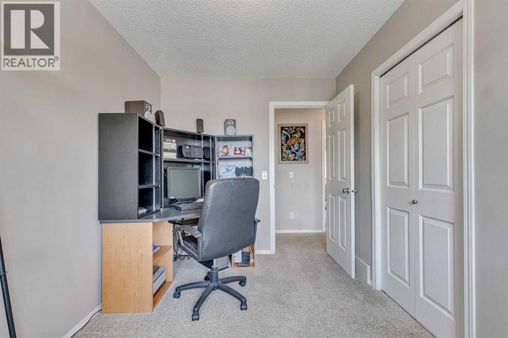 Photo 5 of 2382 Eversyde Avenue Sw, Calgary AB