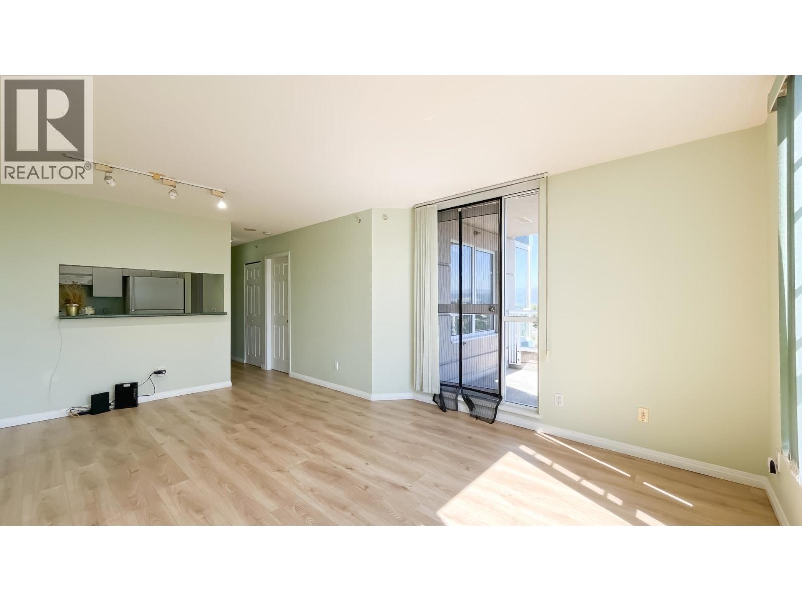 Photo 6 of 1508 5189 Gaston Street, Vancouver BC