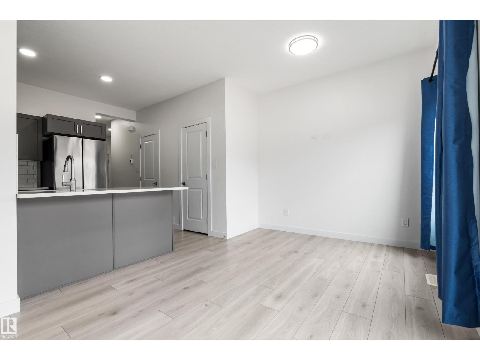Photo 11 of 20 740 Daniels Wy Sw, Edmonton AB