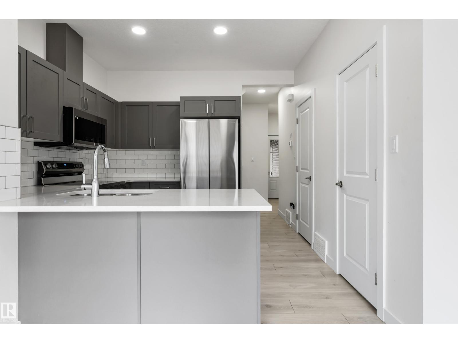 Photo 8 of 20 740 Daniels Wy Sw, Edmonton AB