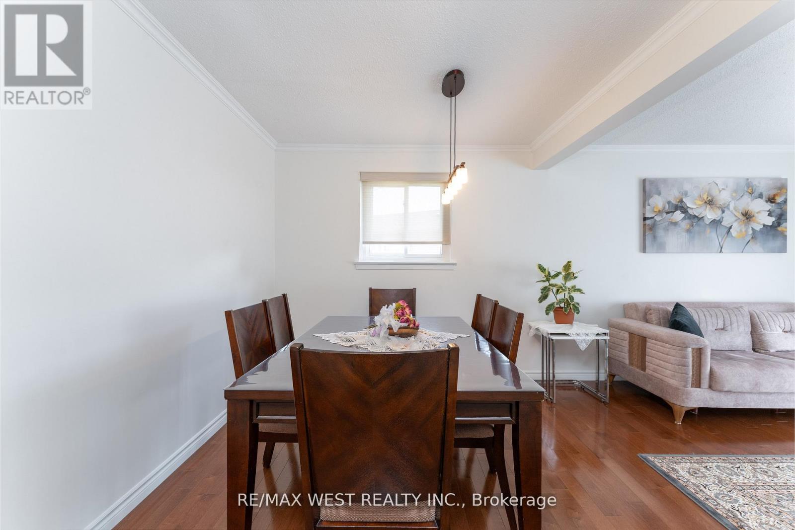 Photo 14 of 44 Fidelia Crescent, Brampton ON