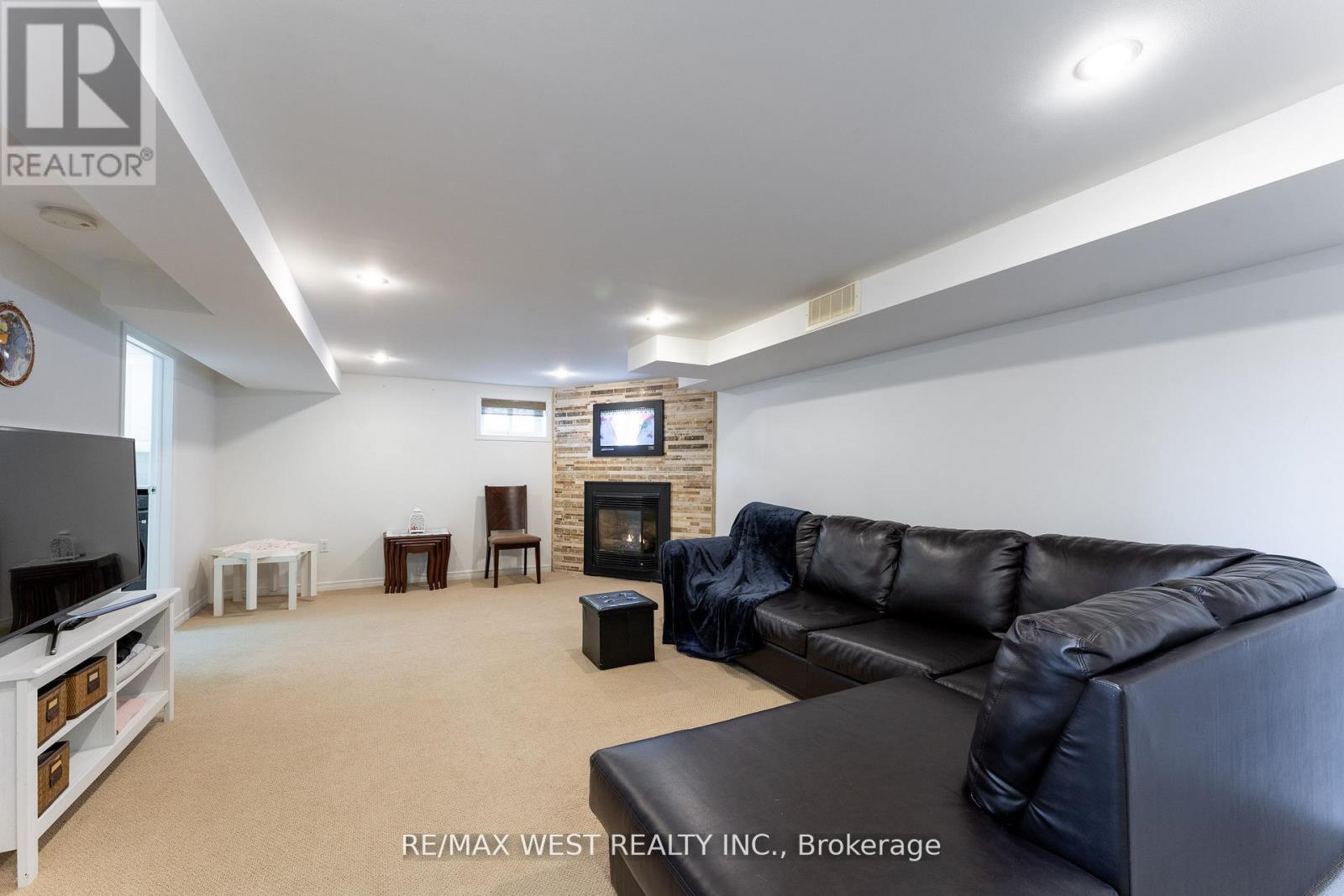 Photo 20 of 44 Fidelia Crescent, Brampton ON