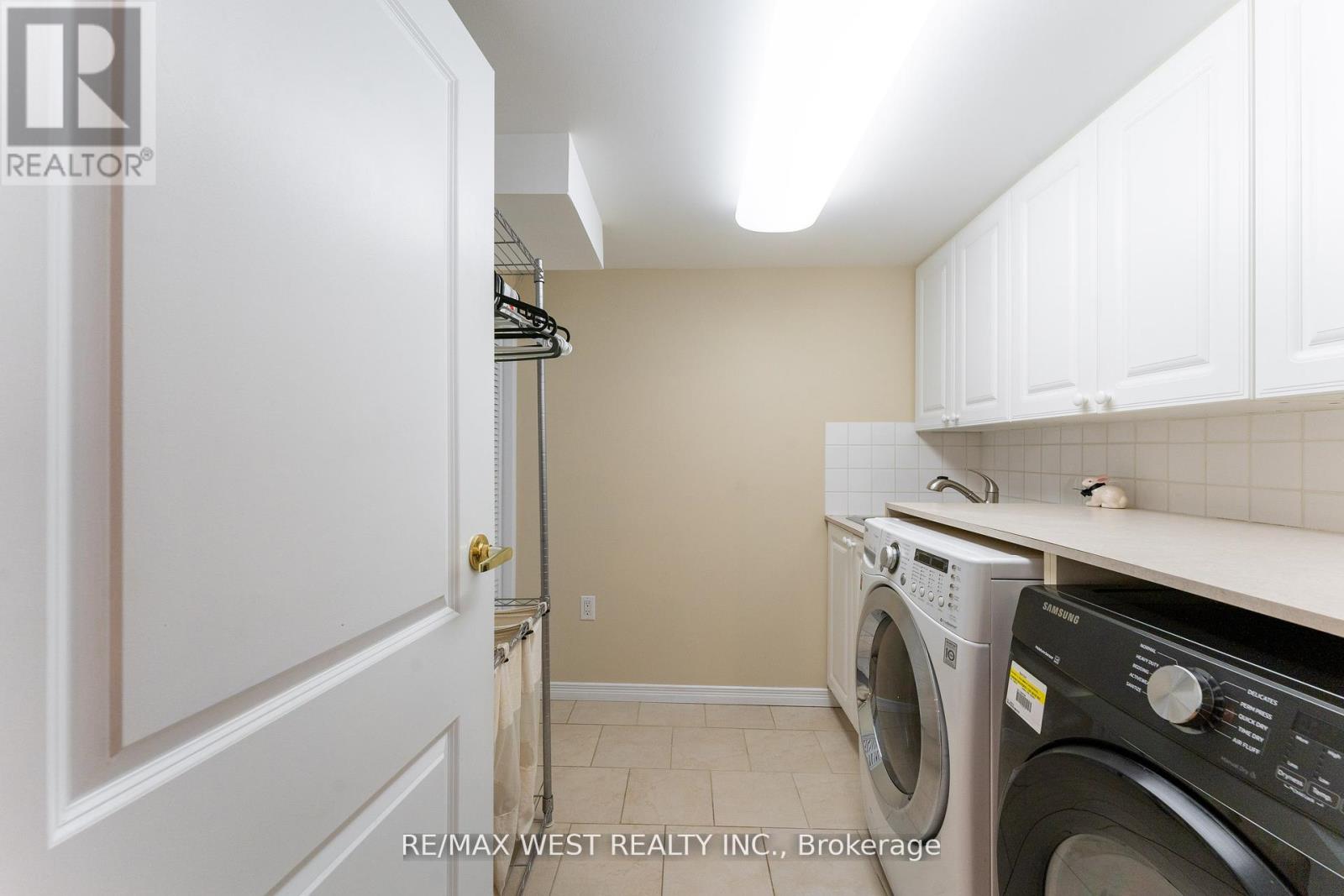Photo 22 of 44 Fidelia Crescent, Brampton ON