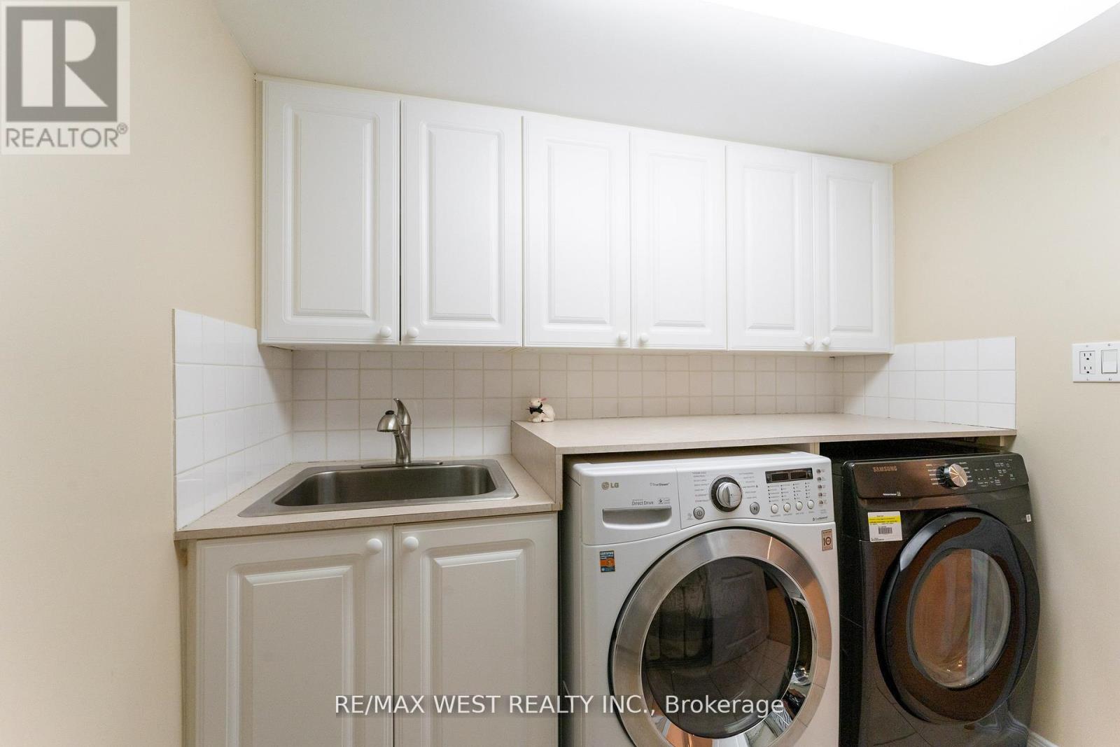 Photo 23 of 44 Fidelia Crescent, Brampton ON