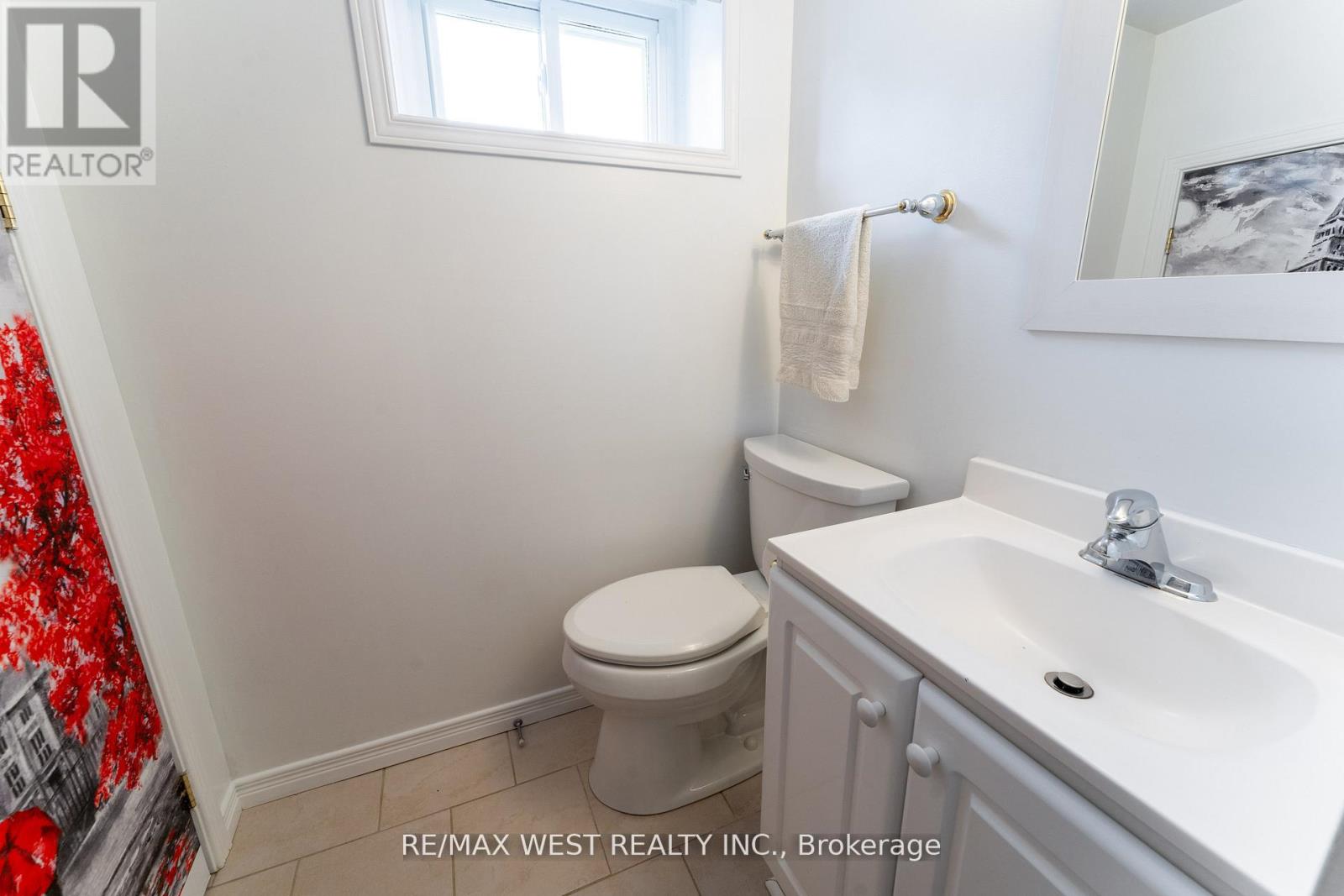 Photo 24 of 44 Fidelia Crescent, Brampton ON
