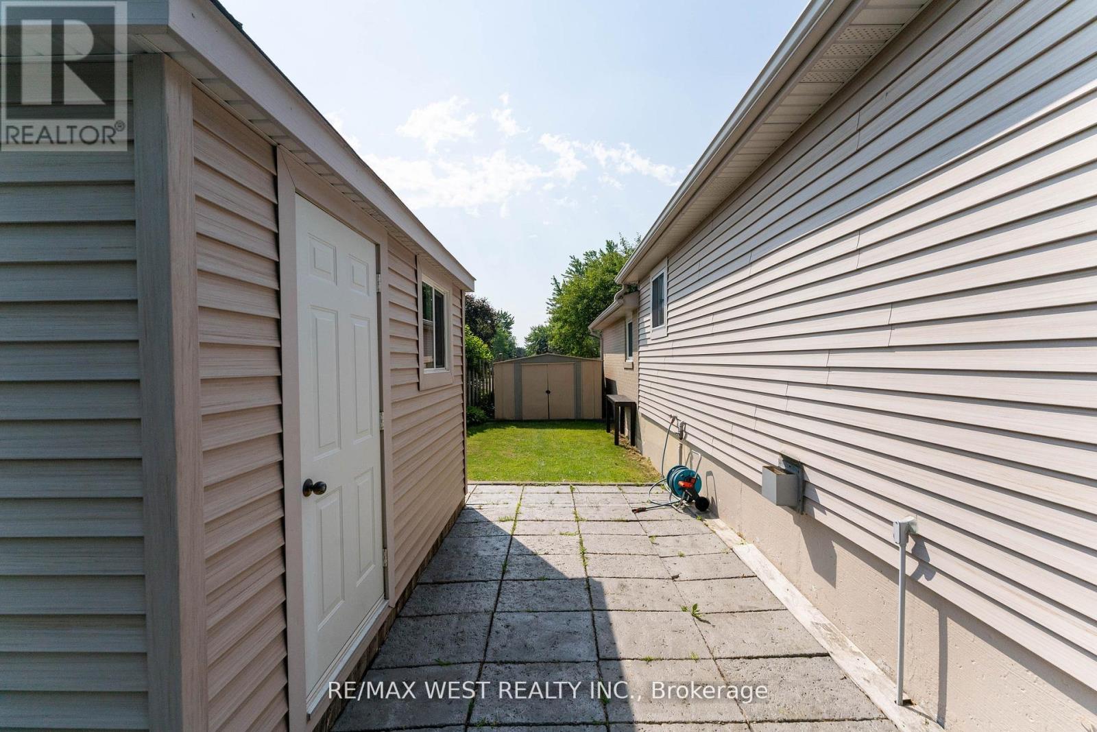 Photo 38 of 44 Fidelia Crescent, Brampton ON