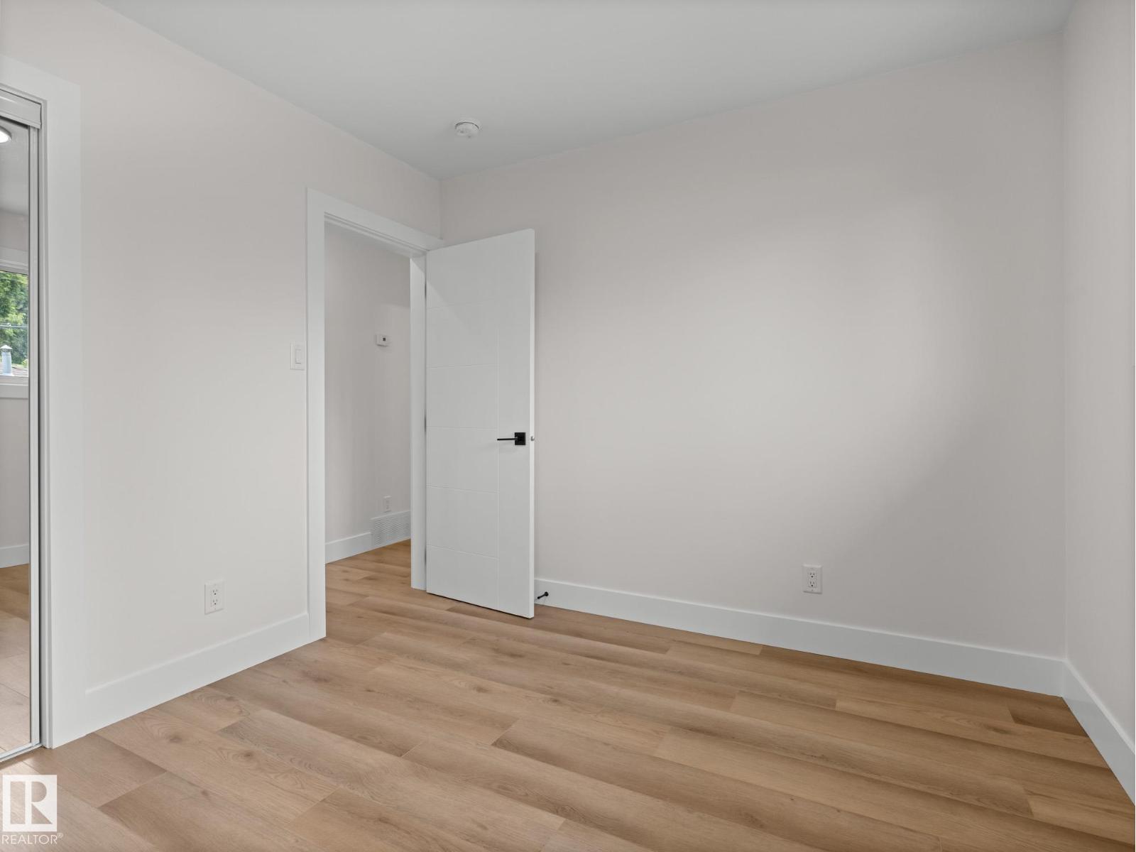 Photo 15 of 10324 78 St Nw, Edmonton AB