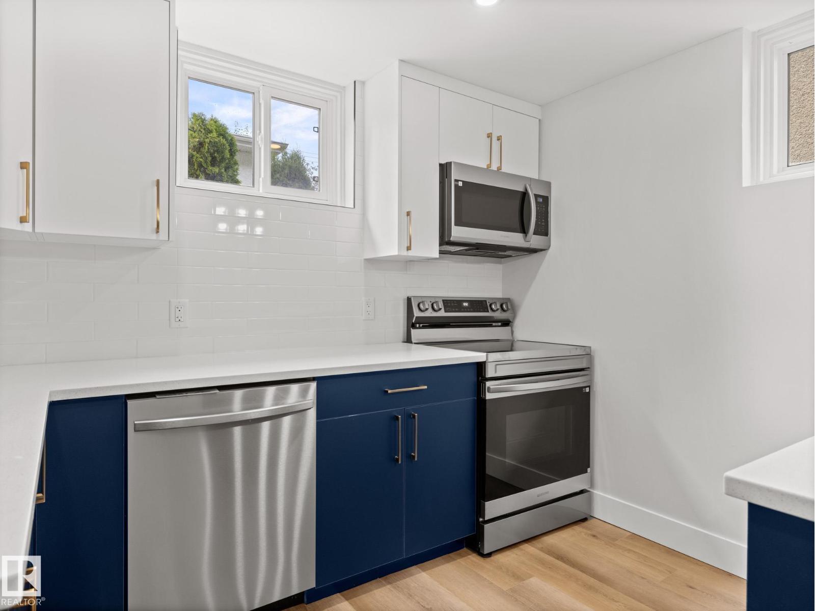 Photo 21 of 10324 78 St Nw, Edmonton AB