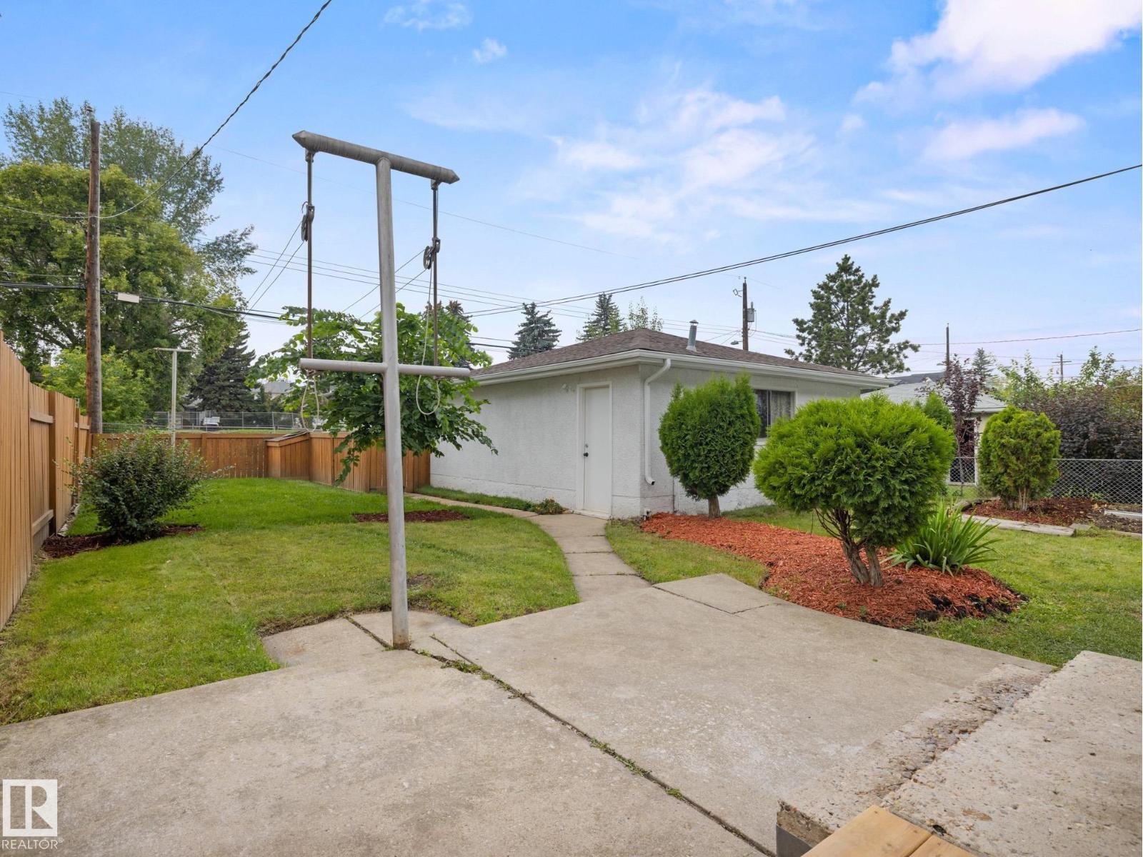 Photo 36 of 10324 78 St Nw, Edmonton AB