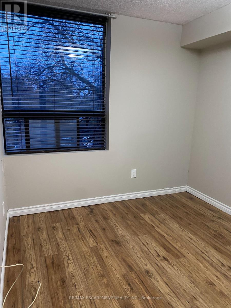 Photo 18 of 120 50 Mississauga Valley Boulevard, Mississauga ON