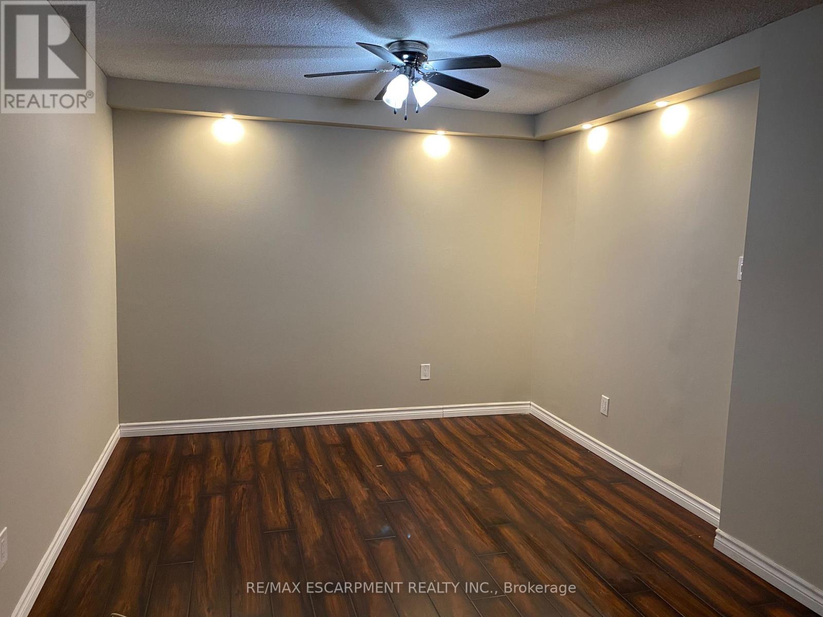 Photo 7 of 120 50 Mississauga Valley Boulevard, Mississauga ON