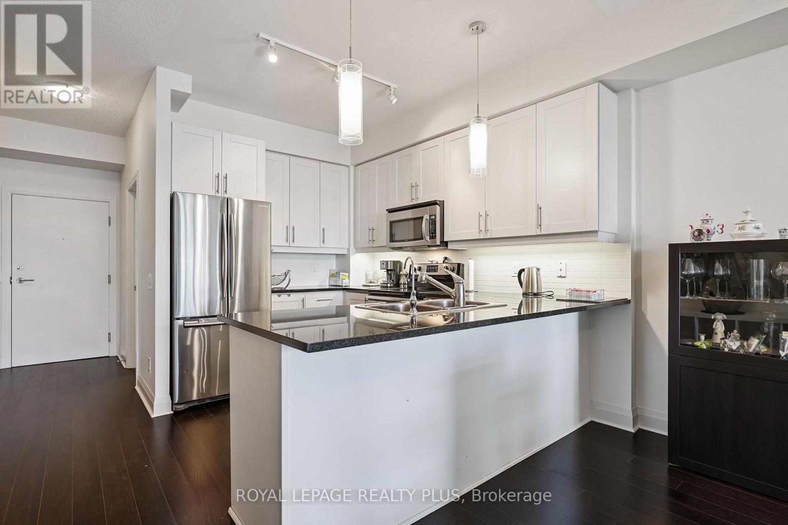 Photo 12 of 403 1 Hurontario Street, Mississauga ON