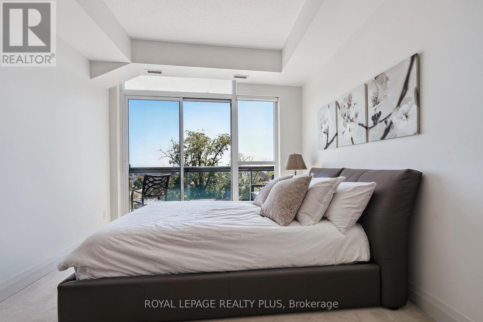 Photo 17 of 403 1 Hurontario Street, Mississauga ON