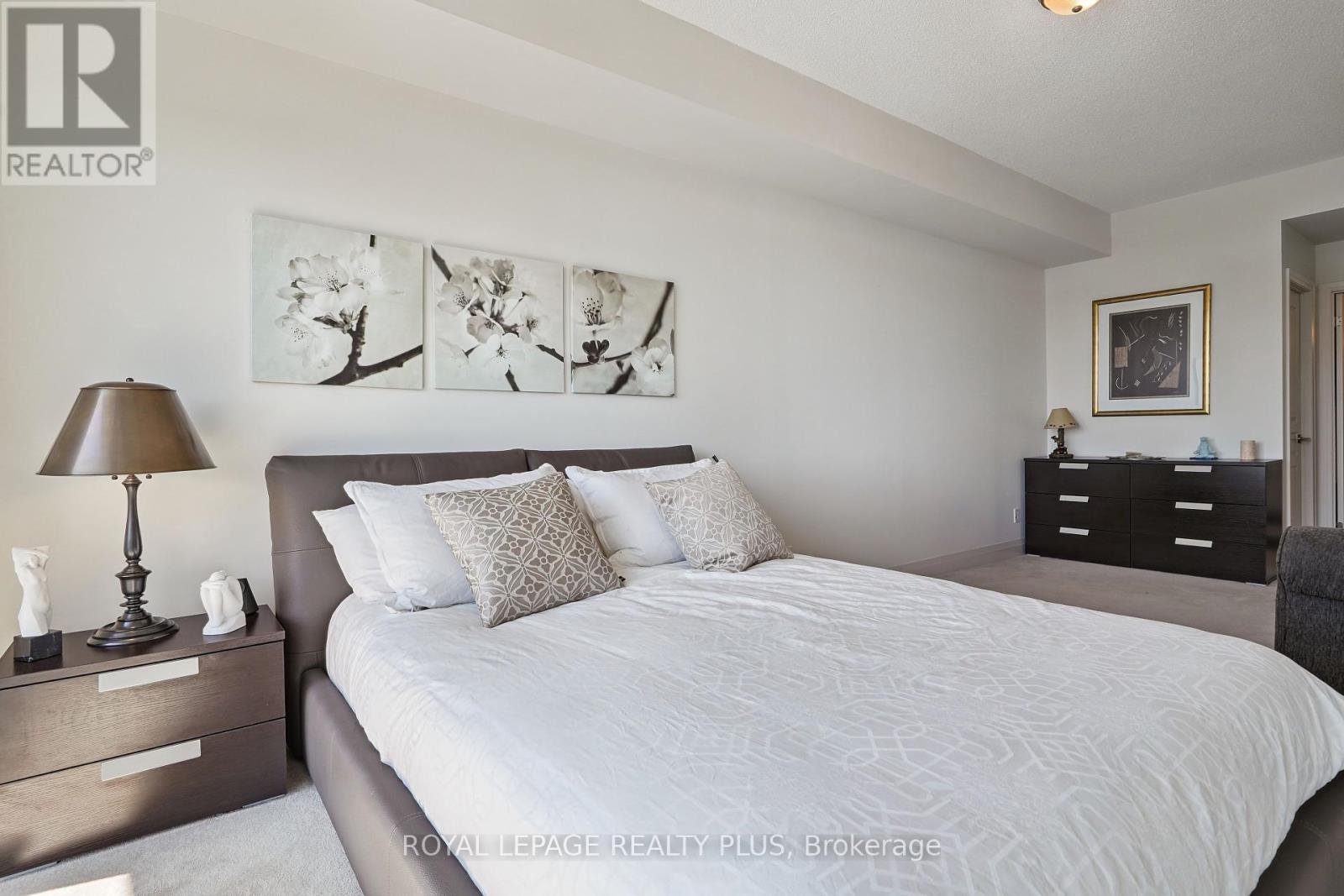 Photo 19 of 403 1 Hurontario Street, Mississauga ON