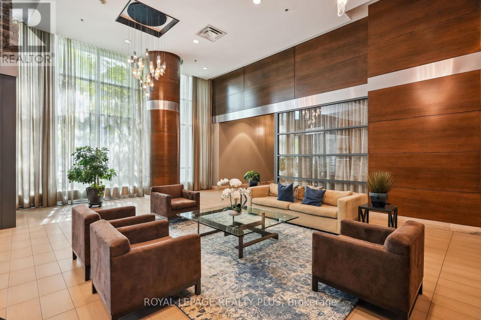 Photo 2 of 403 1 Hurontario Street, Mississauga ON