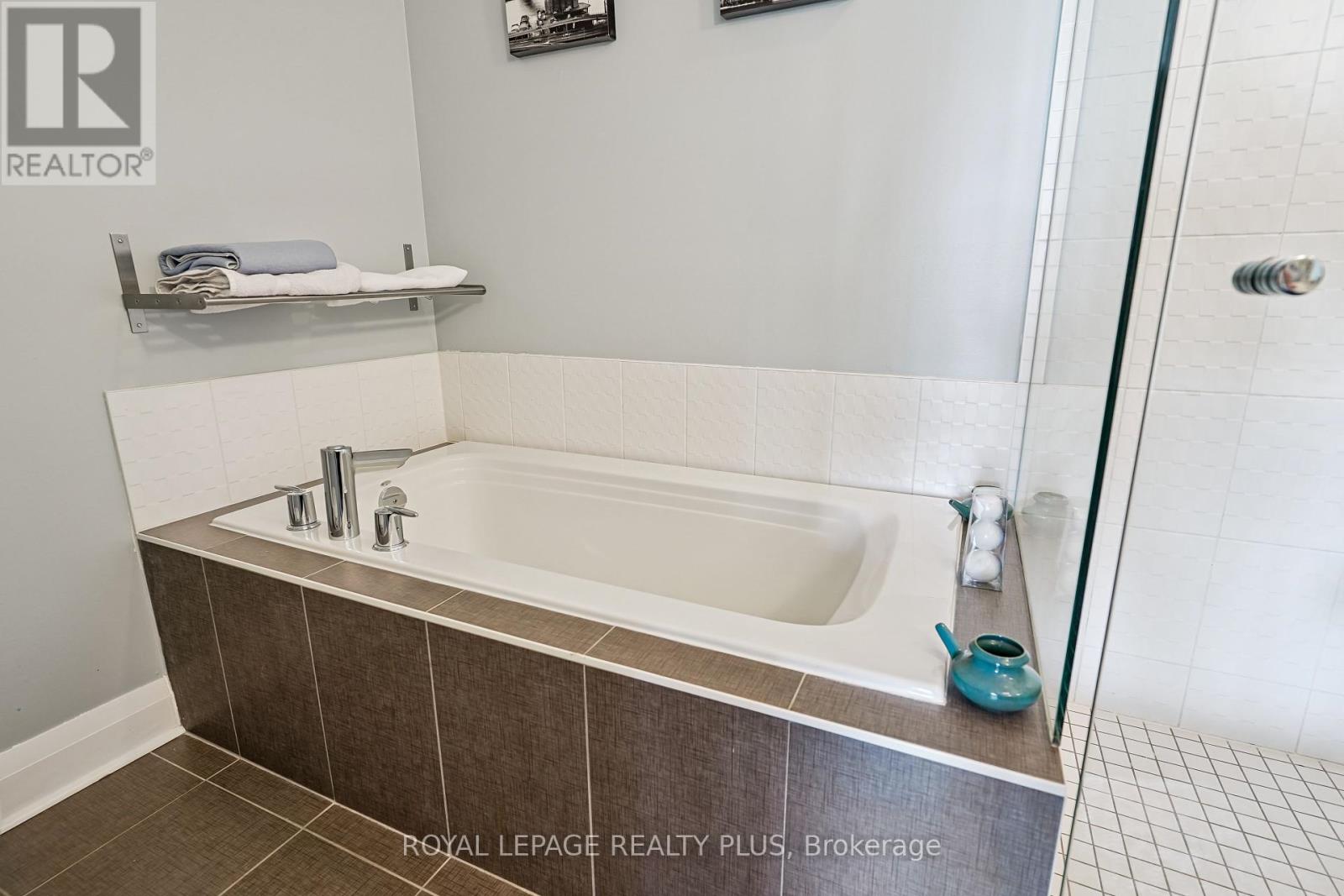 Photo 23 of 403 1 Hurontario Street, Mississauga ON