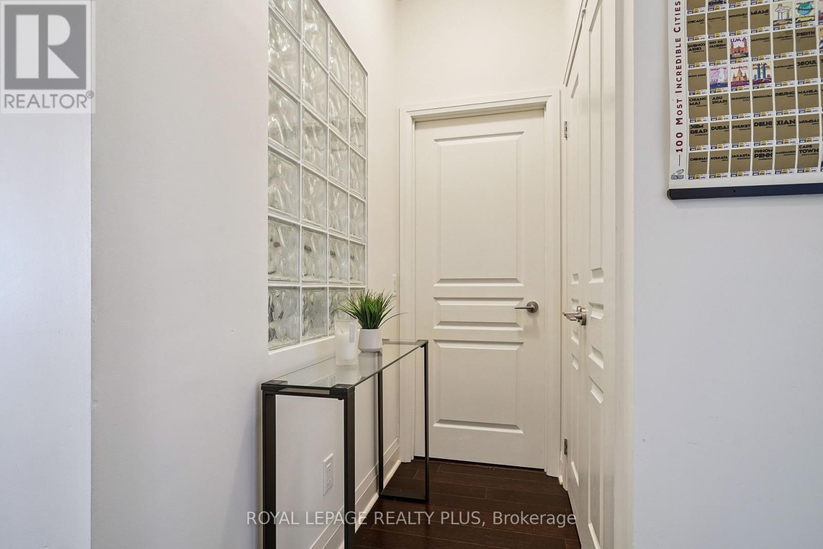 Photo 26 of 403 1 Hurontario Street, Mississauga ON