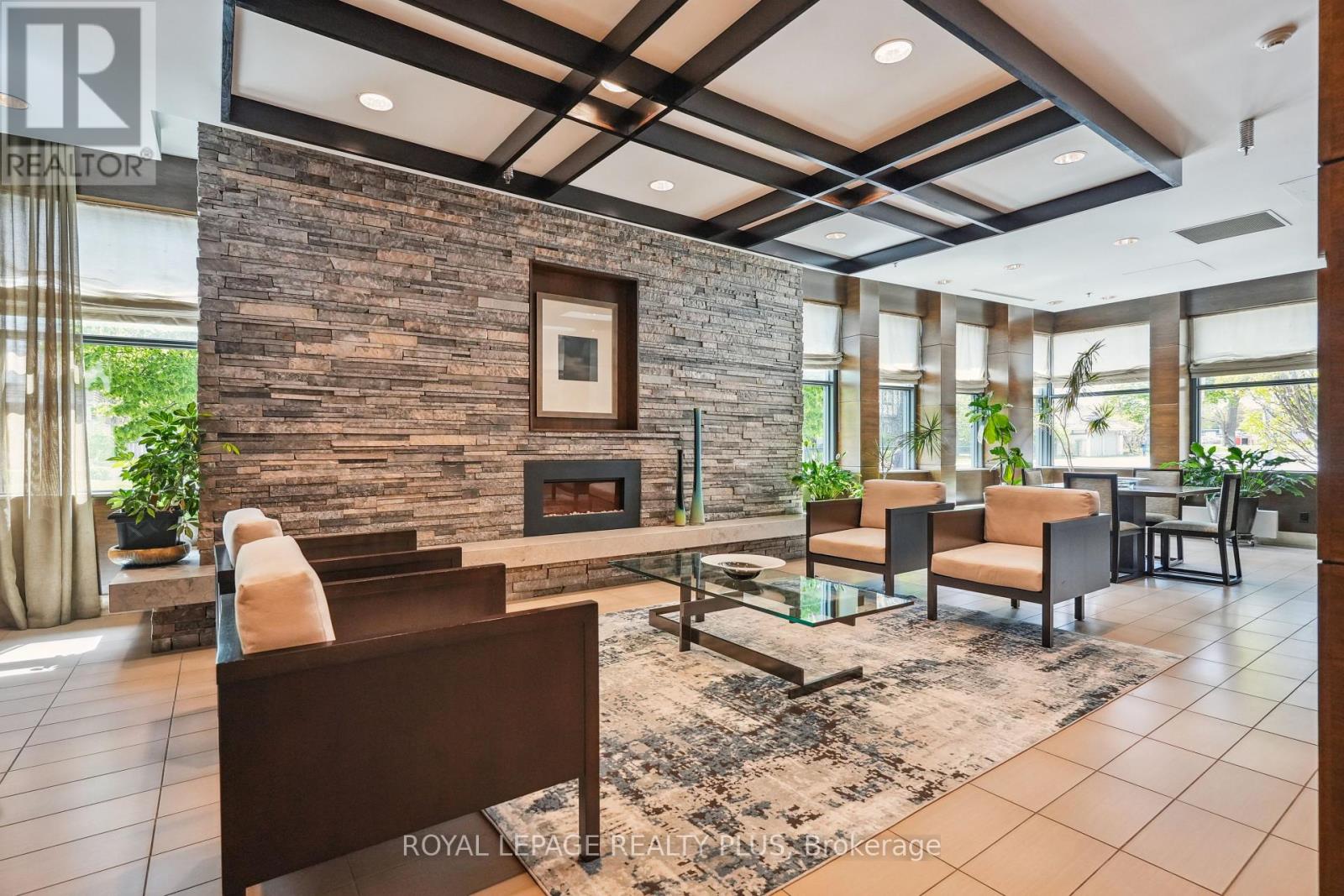 Photo 3 of 403 1 Hurontario Street, Mississauga ON