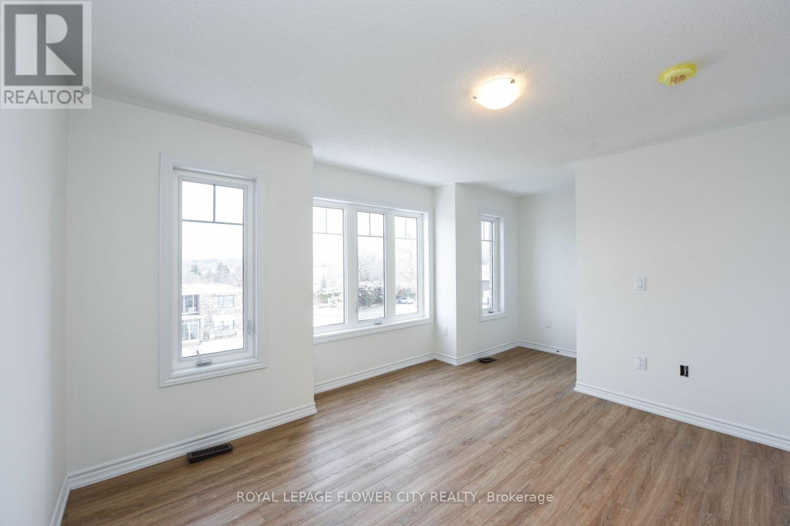 Photo 31 of 5 68 First Street, Orangeville ON