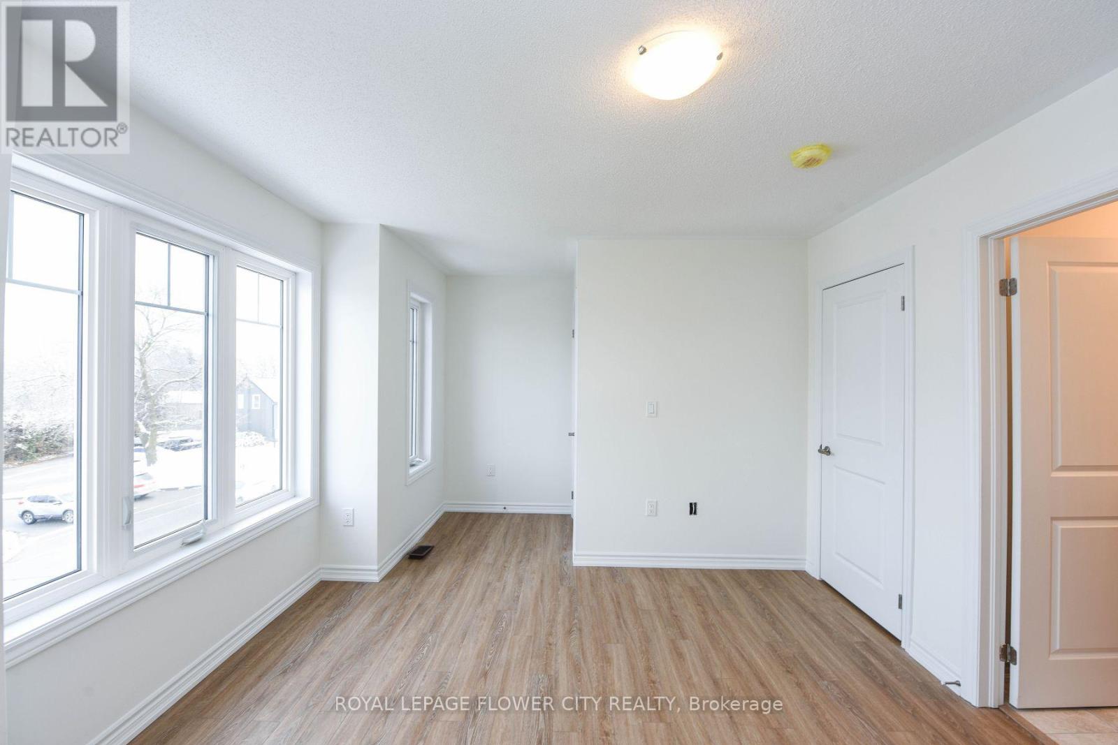 Photo 32 of 5 68 First Street, Orangeville ON