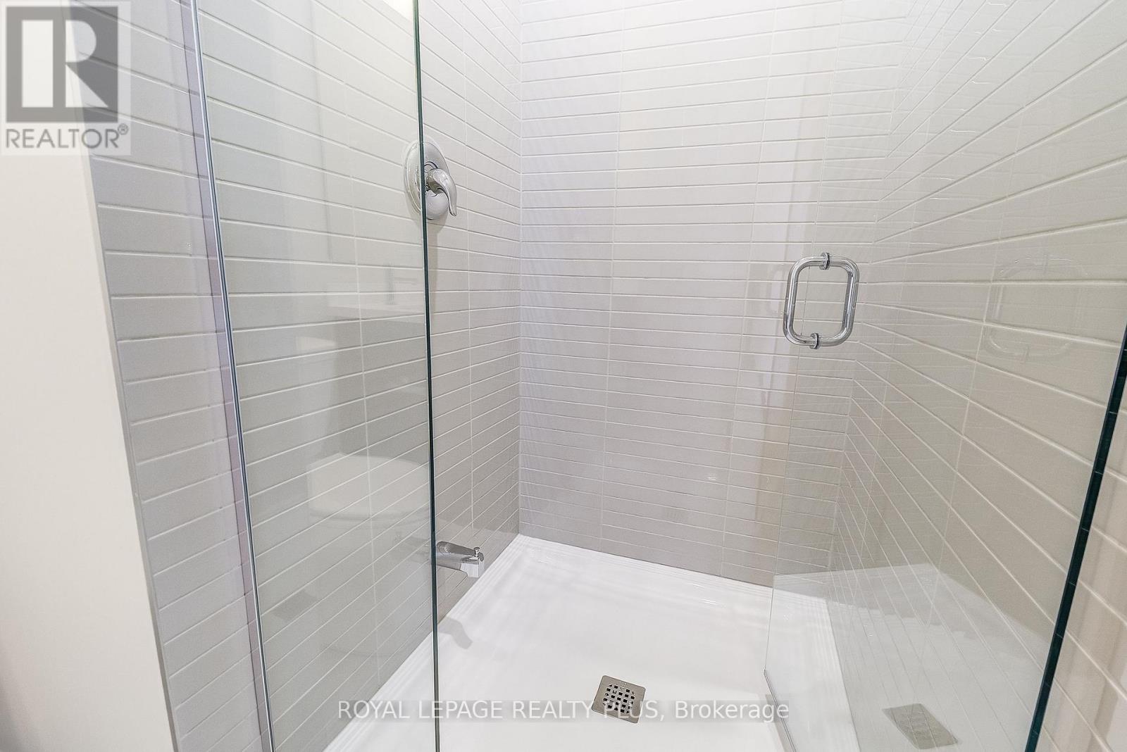 Photo 19 of 2202 3220 William Coltson Avenue, Oakville ON