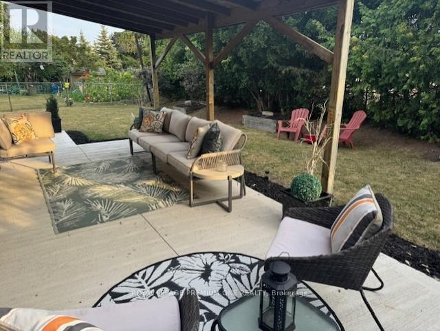 Photo 13 of 14 Bramhall Court, Brampton ON