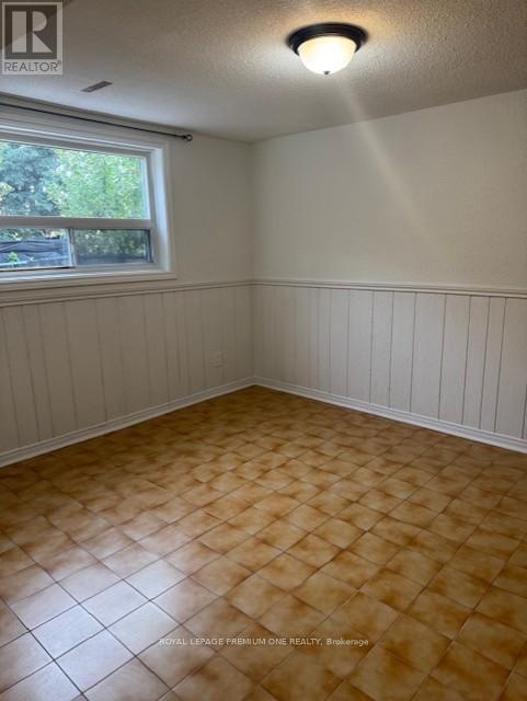 Photo 7 of 14 Bramhall Court, Brampton ON