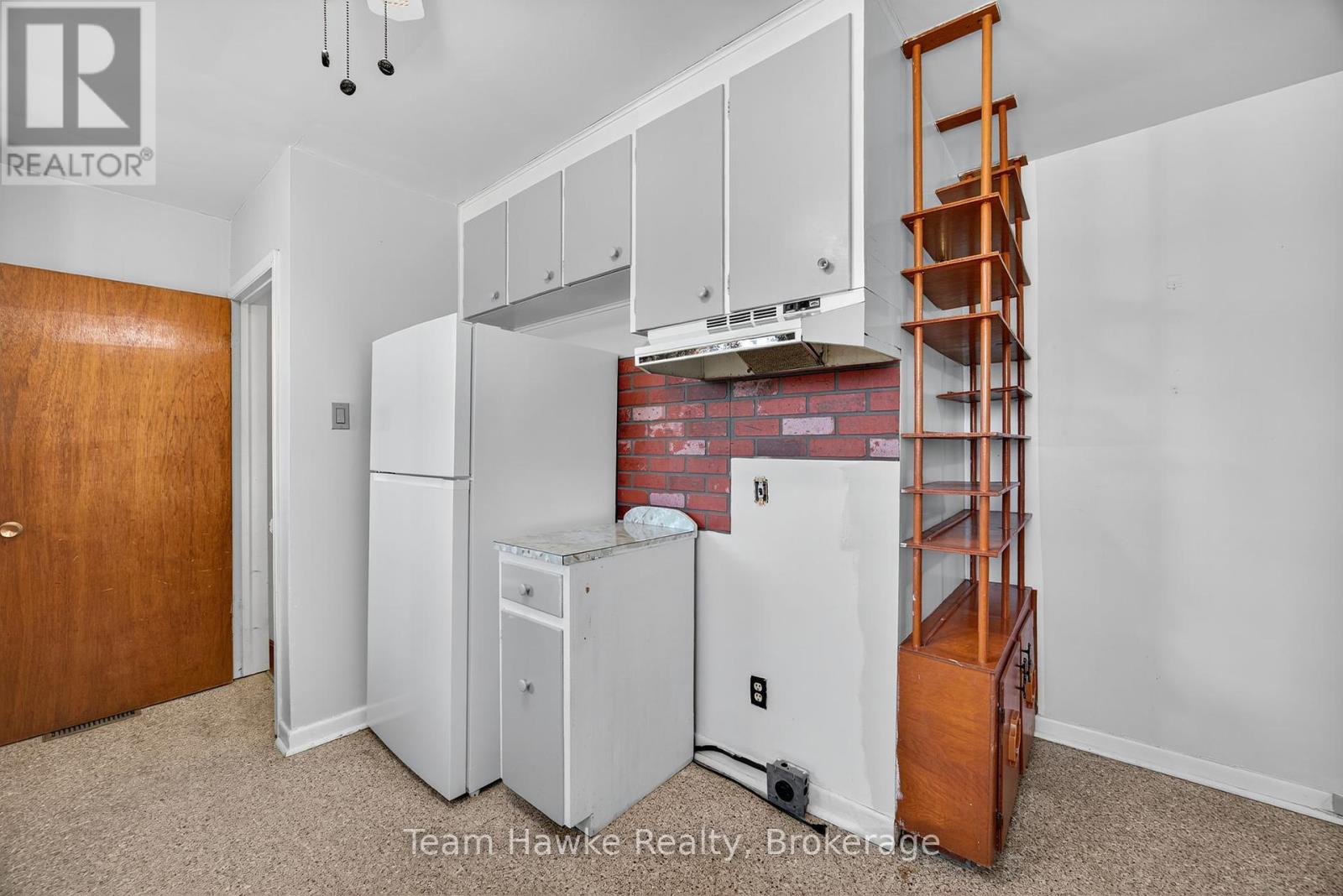Photo 16 of 303 Scott Street, Midland ON