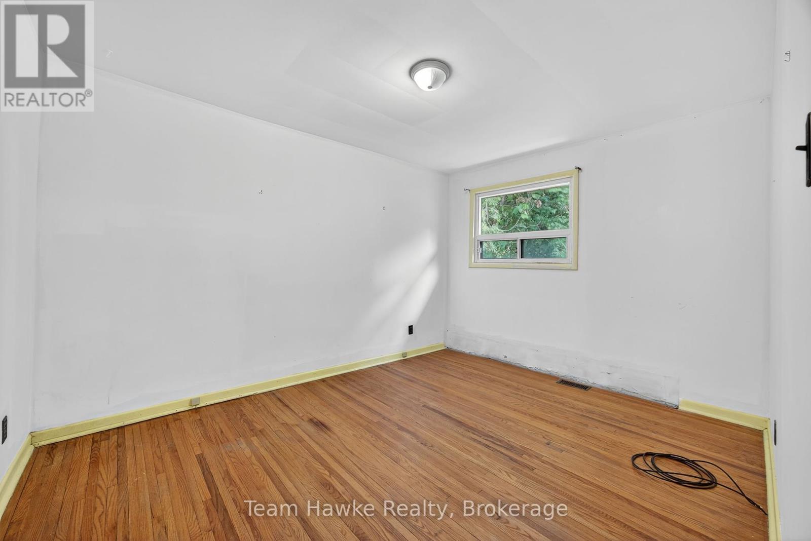 Photo 22 of 303 Scott Street, Midland ON